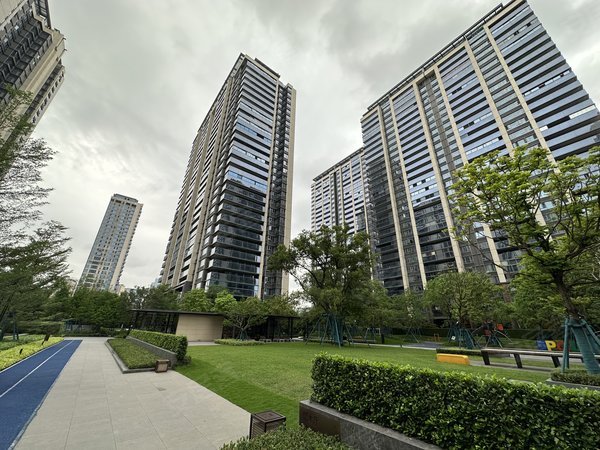 佛山南海金融高新区保利天悦(c区)保利天悦 精装实用四方单位 安静