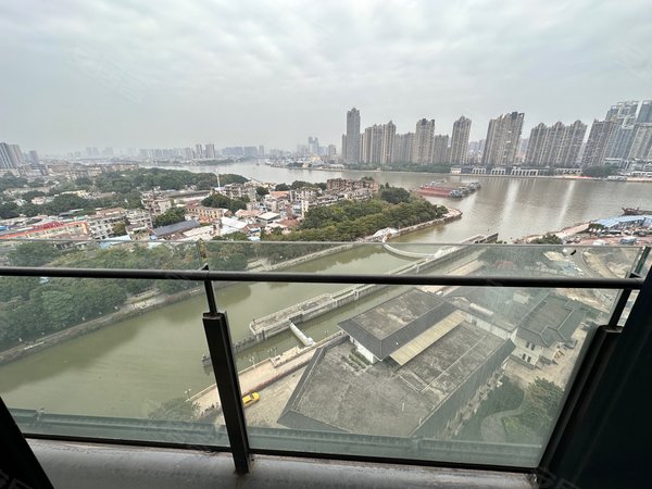 广州荔湾芳村万科海上传奇万科海上传奇 2房2厅 地铁站500米 家私家电