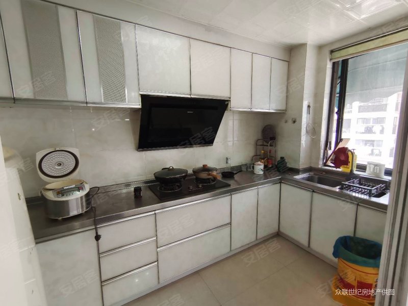 出行方便 中间楼层 商业配套齐全 装修好 南北通透 电梯房,中和家园