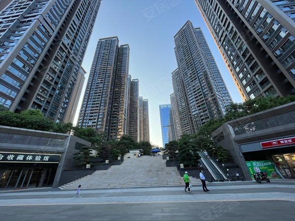 深圳宝安宝安中心区新锦安海纳公馆海纳公馆4房户型,南北通透,全新