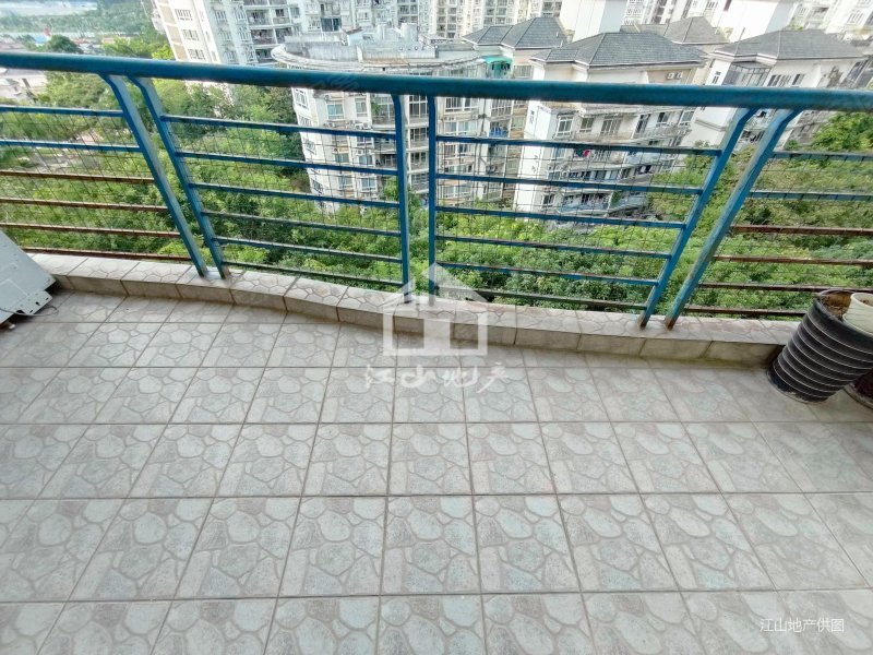 翡翠园一期3房2厅150万