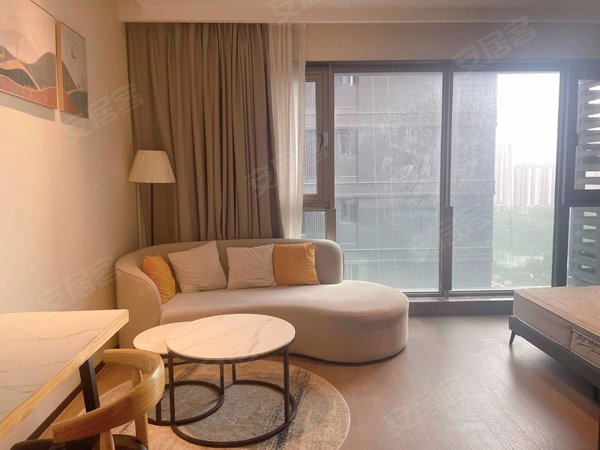 成都武侯高攀路保利天悦中心(商住楼)仅剩一套  高端服务式公寓  地铁