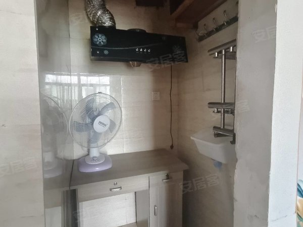 包头昆都仑包百钢铁大街34号街坊包百附近，钢34街坊二楼一室简单家具淋浴450元包暖出租房源真实图片