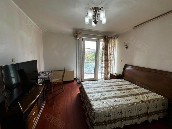 上海嘉定安亭安亭新镇兴苑新镇兴苑大两房采光充足 近永辉超市步行即