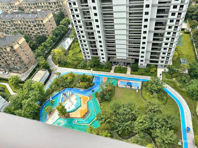 苕溪景观房,视野开阔,精装带中央空调,户型方正,三开间朝南,中天万科