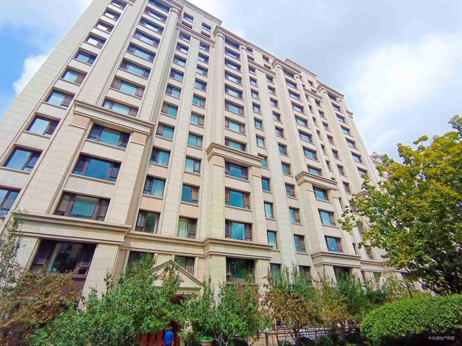 南山首府3室2厅3卫186.98㎡南北780万