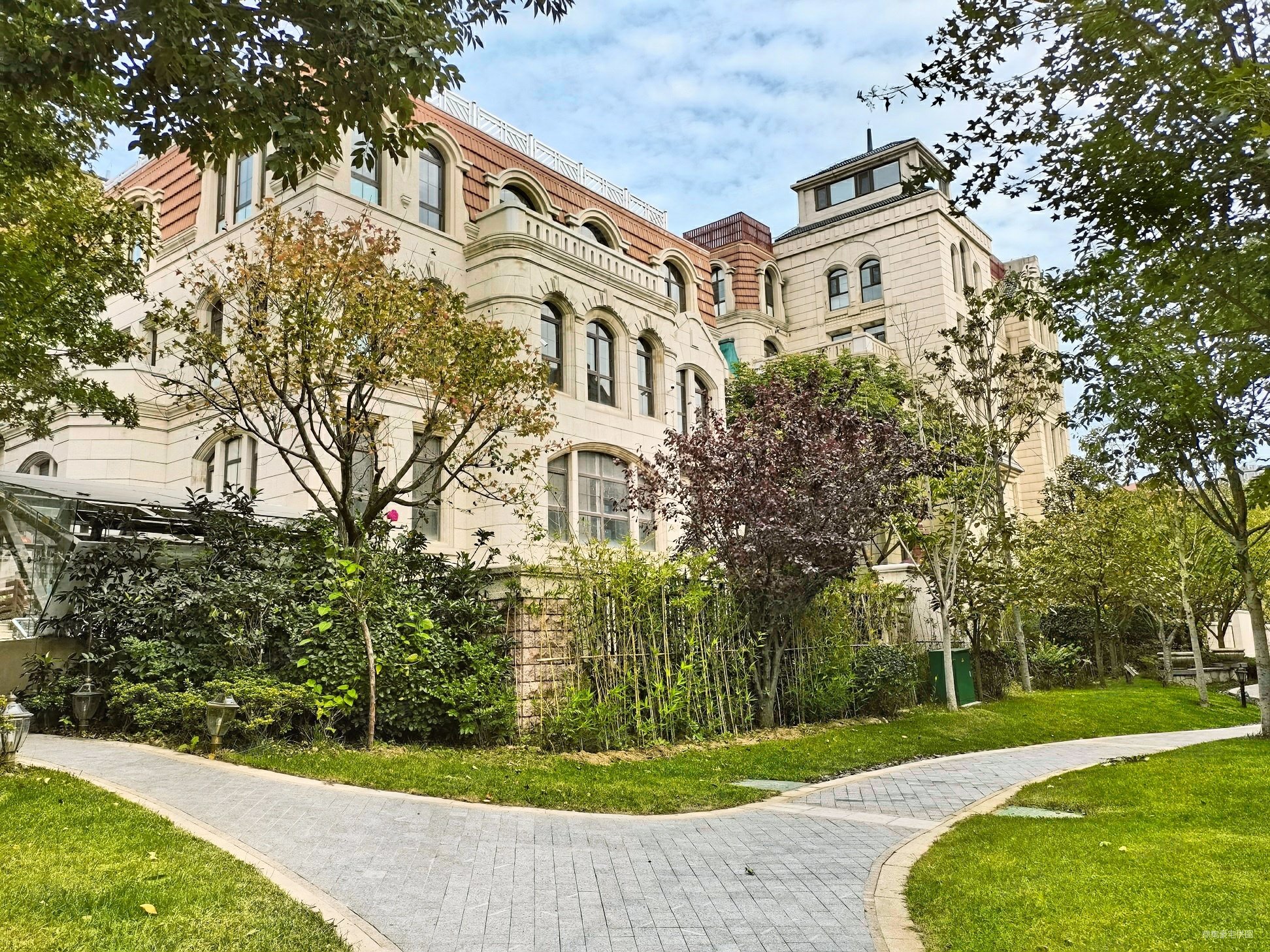 颐山源墅套四二卫亲绿楼层有车位方便看房