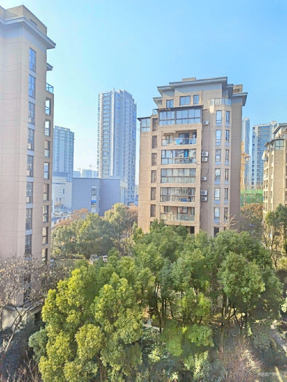 御城涵园3室2厅2卫134.83㎡南北135万