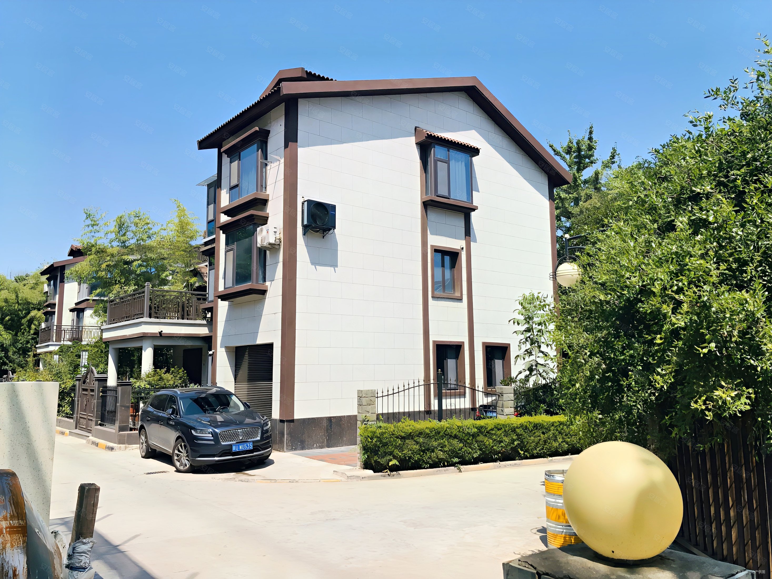 独栋别墅地铁口超大花园客厅挑空3面采光可按揭随时看