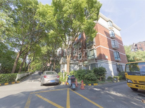 上海宝山罗店美兰湖颐景园两房朝南,一梯两户,近商圈,采光充足,交通