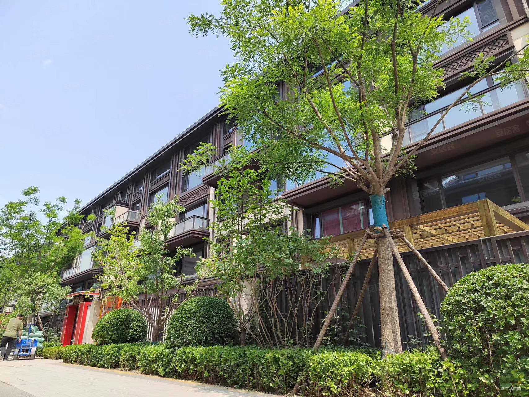 现房别墅,景观位置采光好,天瑞宸章二手房,1469万,4室3厅,3卫,366.