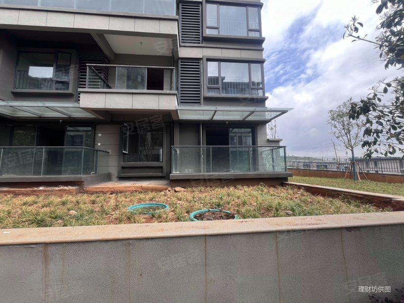 带大花园的电梯洋房可观滇池看房方便看房有钥匙,阳光城滇池半山悦澜