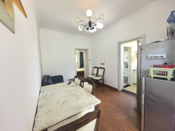 金华婺城婺城江南婺城南苑小区(东区)豪华装修，边套敞亮，轻轨口，世贸广场近，民水民电出租房源真实图片