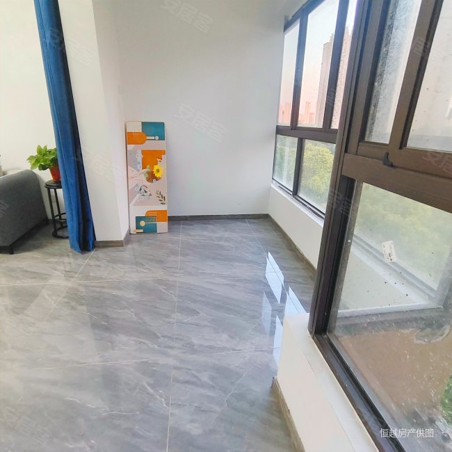 太湖颐景大三房 房东定好房子了 急售急售 家具家电齐全