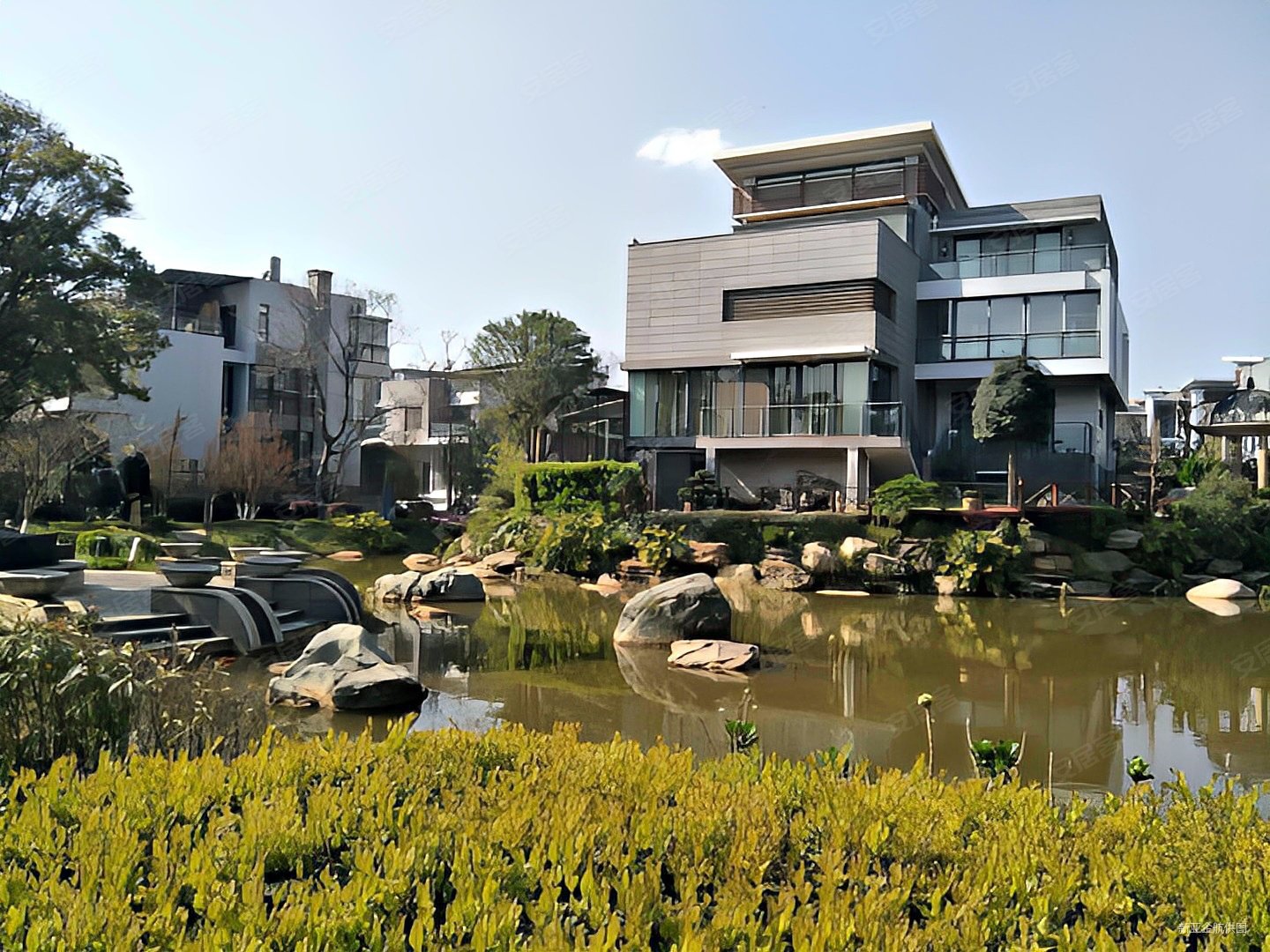 同德极少墅4室2厅3卫180㎡南北510万