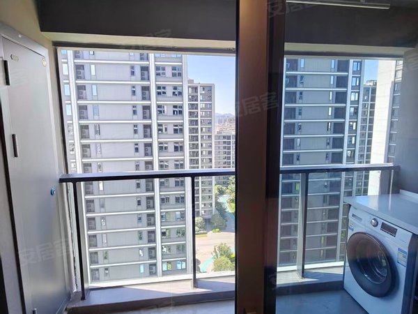 杭州富阳富春江上臻园绿城小区江上臻园,精装修家电齐全,拎包入住,双