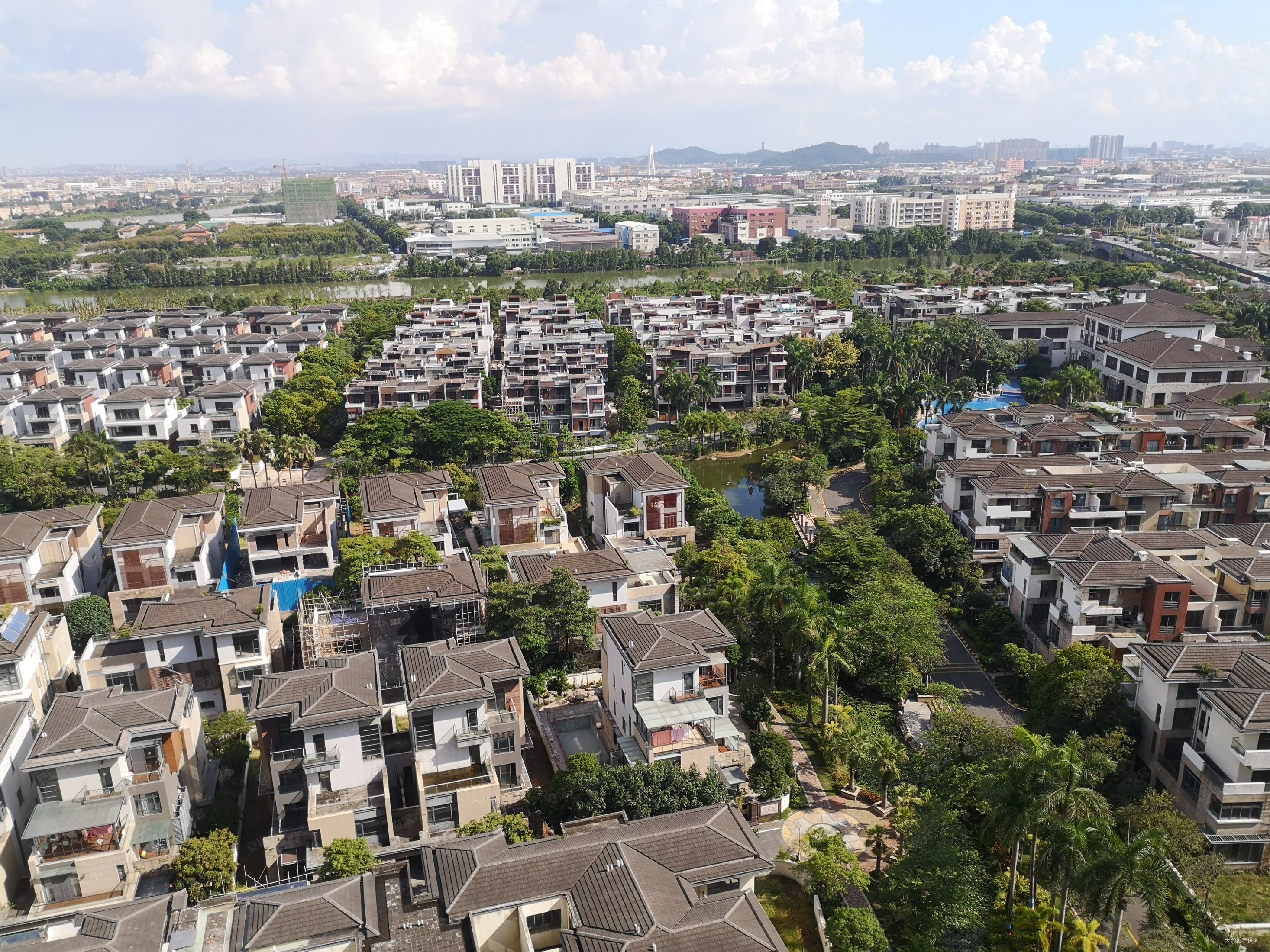 美的御海东郡天行 高层景观靓 全新毛坯4房2卫 产权清晰