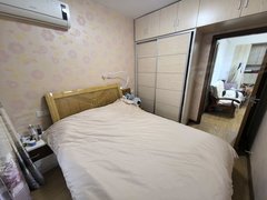 武汉武昌中北路4号线楚河汉街~水果湖 凯德1818 厅卧厨卫分离一室一厅出租房源真实图片