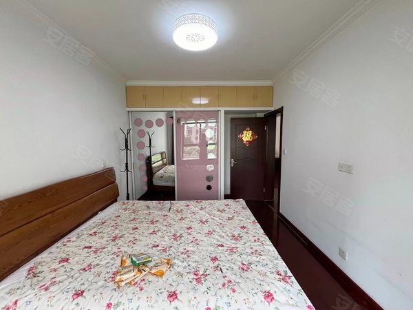 长江路地铁口百安居旁近虹桥医院电梯精装两室双阳台出租