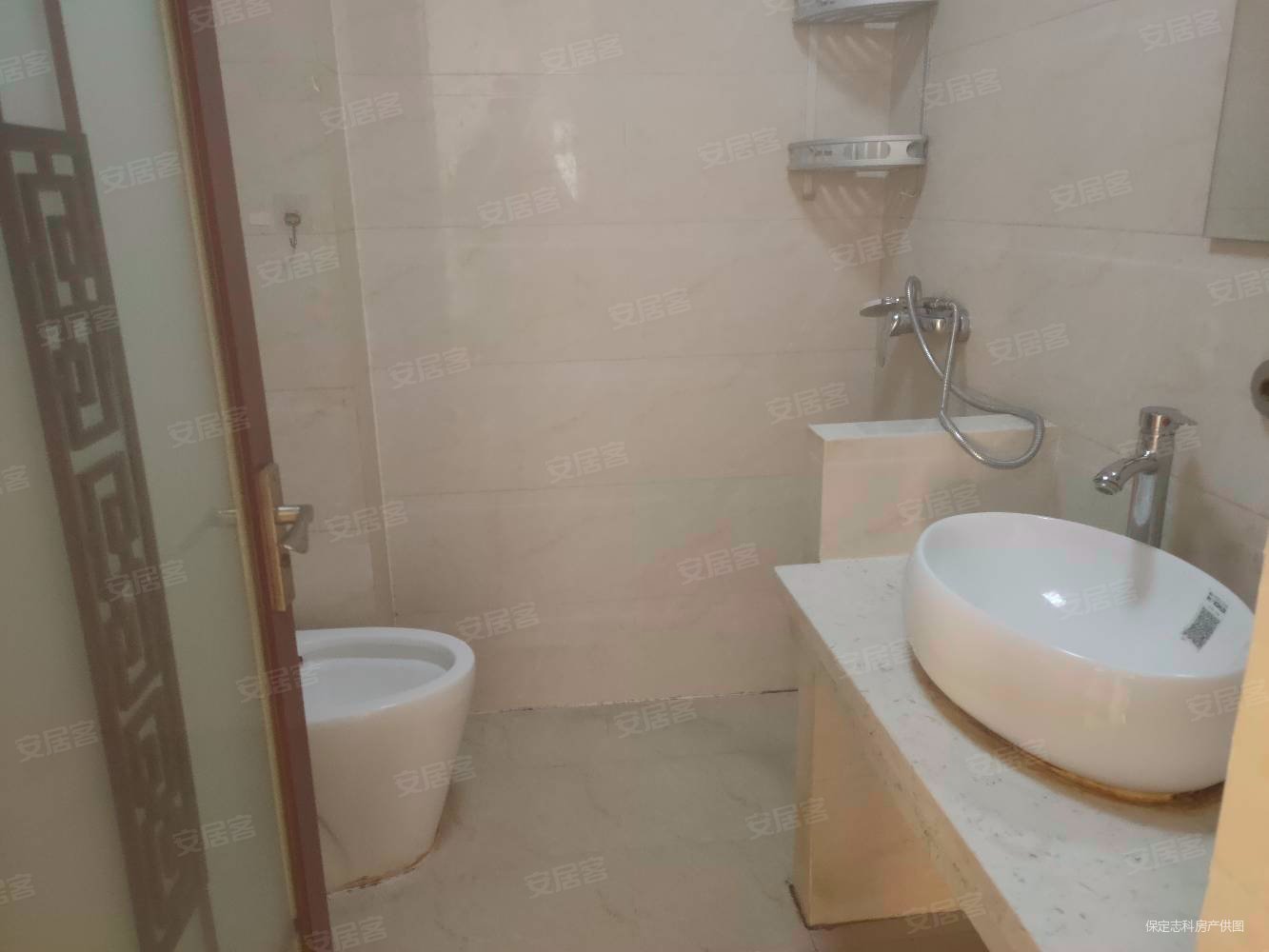 恬静园3室2厅2卫135㎡南北120万