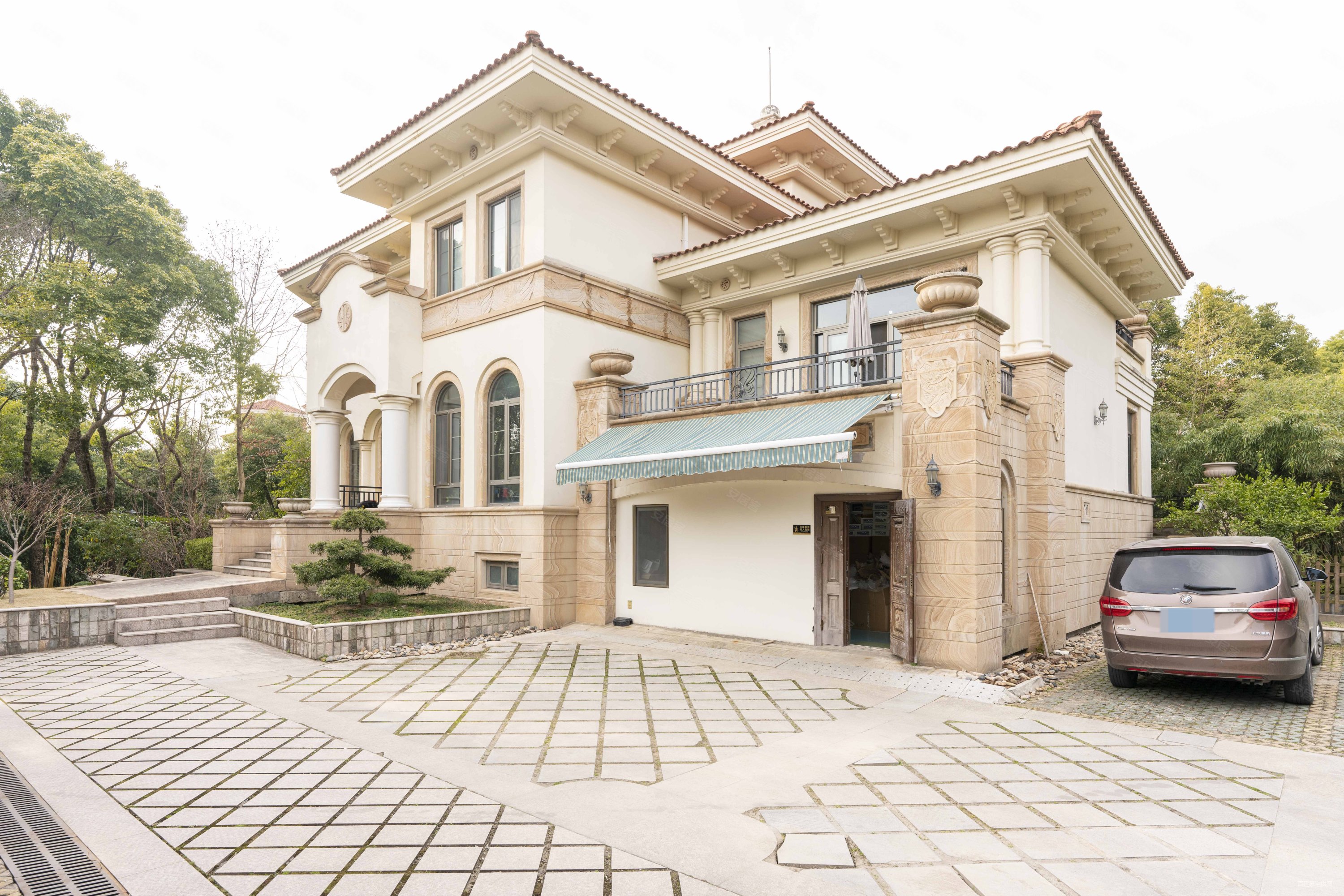 合生东郊别墅(一期)5室2厅5卫713.21㎡南8000万