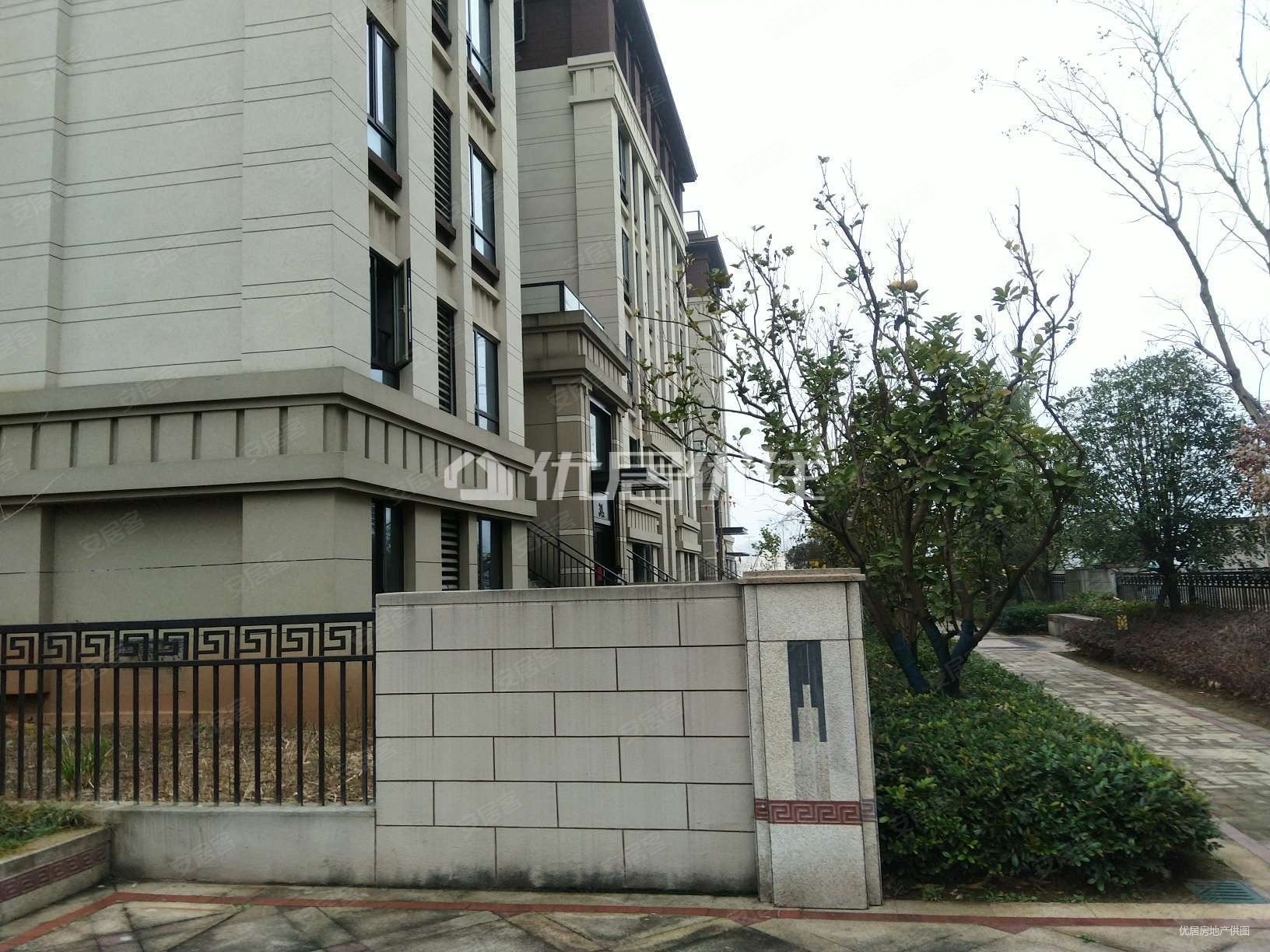 吾悦广场西陵区均瑶御景天地洋房毛坯随意装修