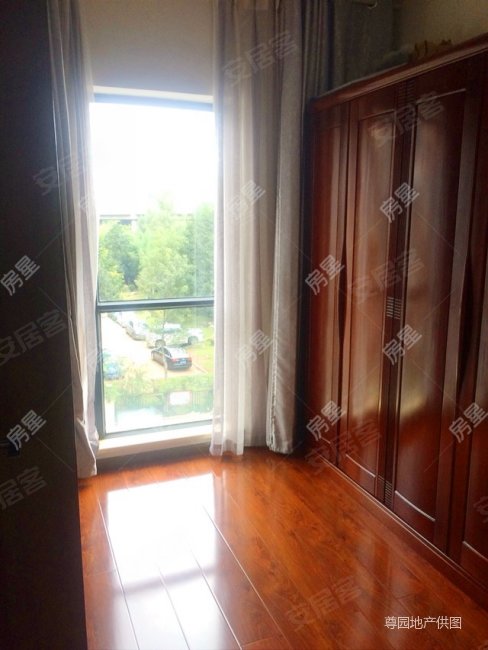 滇池卫城尚层 近地铁 超低密度 中间楼层 小三房 商品住宅