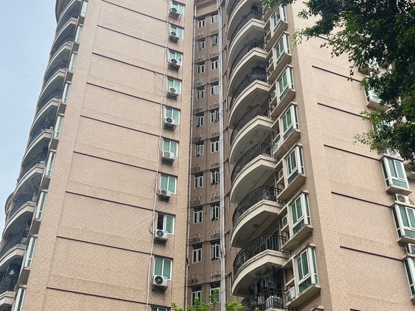 广州白云三元里金桂园金桂园中层2房,南北对流,户型方正,安静不吵