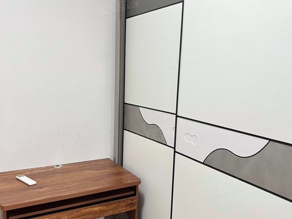 徐州新沂南京路宏基天城宏基天城两室一卫 三个空调 1400月包物业 有钥匙随时看出租房源真实图片