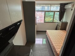 深圳福田上沙毕业季特惠，超大窗户，躺床上就能看到外面出租房源真实图片