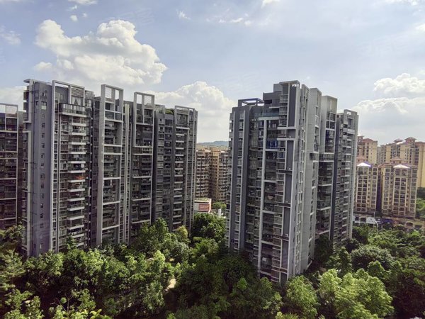 南宁青秀凤岭南汇东郦城汇东郦城 押一付一的两房 近地铁口 拎包入住