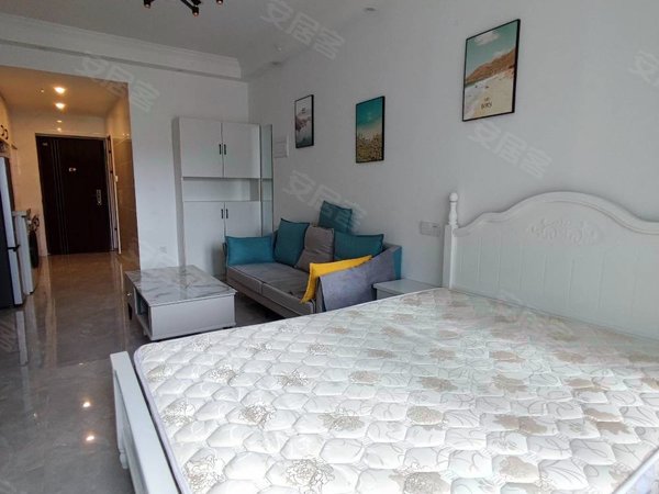 昆明五华高新区融创春风十里海豚湾吾悦广场旁 海豚湾公寓整租一室