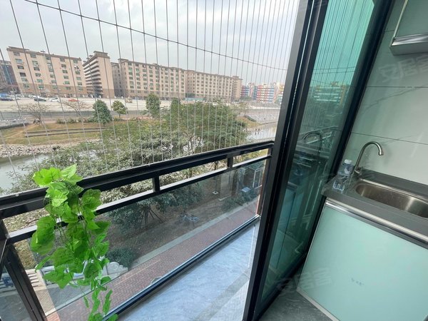 村五和坂田地铁福田口岸 近国际中心城市山海 南坑光雅园杨美菜鸟出租