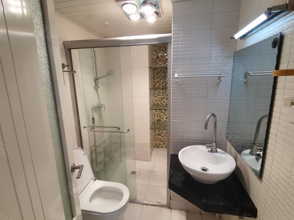 金华婺城江北福莲汇江北银泰旁 电梯1室1厅 落地窗 闹中取静 家电具齐全 实惠出租房源真实图片