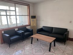 茌平振兴中心街茌平任庄小区 4室1厅1卫出租房源真实图片