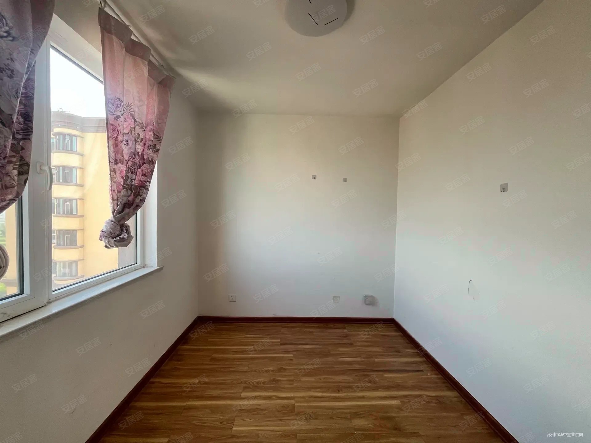 香邑溪谷上园3室2厅2卫121㎡南北76万