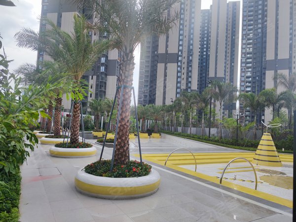 深圳布吉丹竹头里城玺樾山里城玺悦山14号线石芽岭地铁口 精装四房