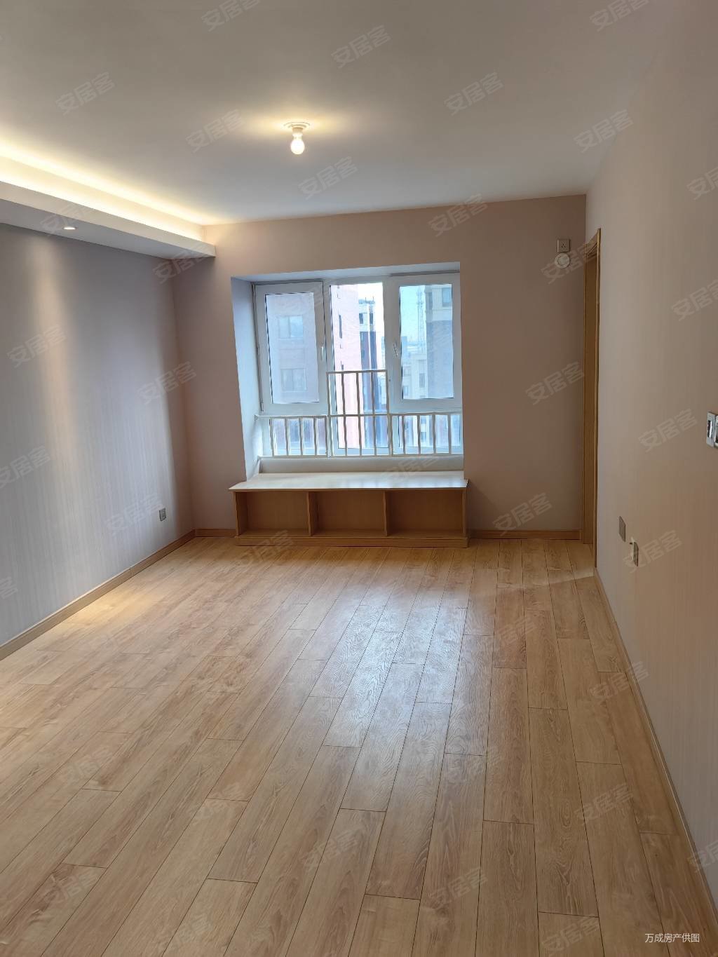 万科锦庐次新房,精装修,赠送价值8万元的车位,锦庐(西青)二手房,162.