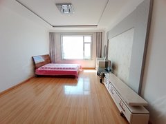 河南乐佰家居附近8楼51平一居室简单装修南向交通便利半年付
