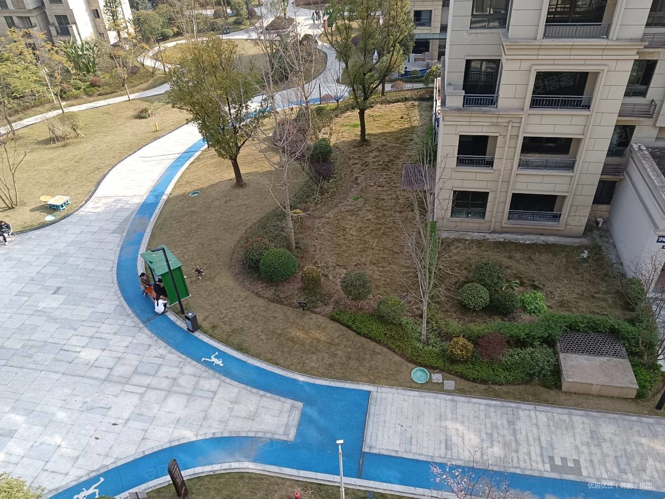 龙泉香榭洋房端户大四房双卫南北通透