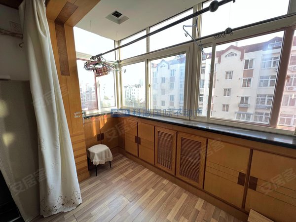 青岛崂山金家岭丽海花园一小区丽海花园精装二居室,看房方便拎包入住