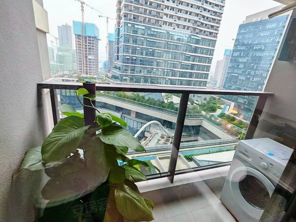 深圳宝安塘尾华强时代广场塘尾地铁0距离,精装小区大单间出租房源真实