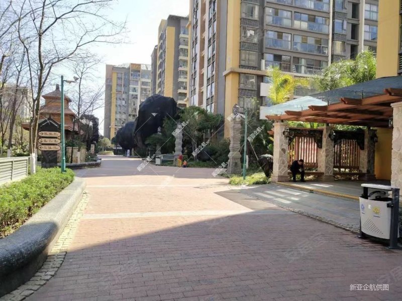 世纪城精装2房 银海樱花语8楼105万正南87平