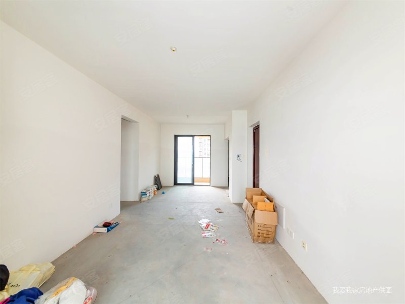 尹山湖一线湖景保利悦玺品质小区全新毛坯通透大三房看中谈