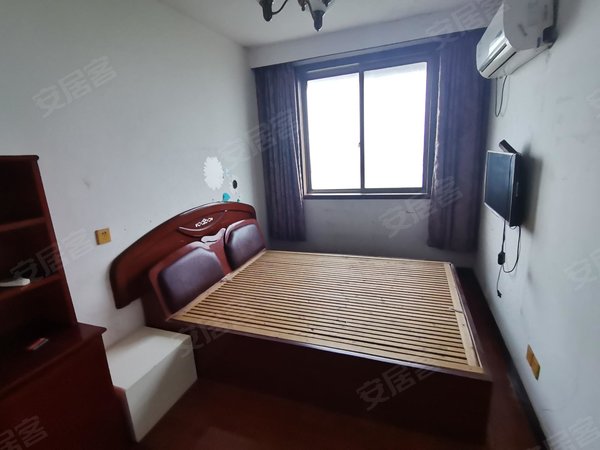 绍兴袍江宝龙广场滨河公寓(西区)拎包入住便宜三房带露台夜晚bbq出租