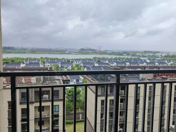 昆山巴城阳澄湖五湖四季巴城漫栖园标配2房,湖景洋房,拎包入住.