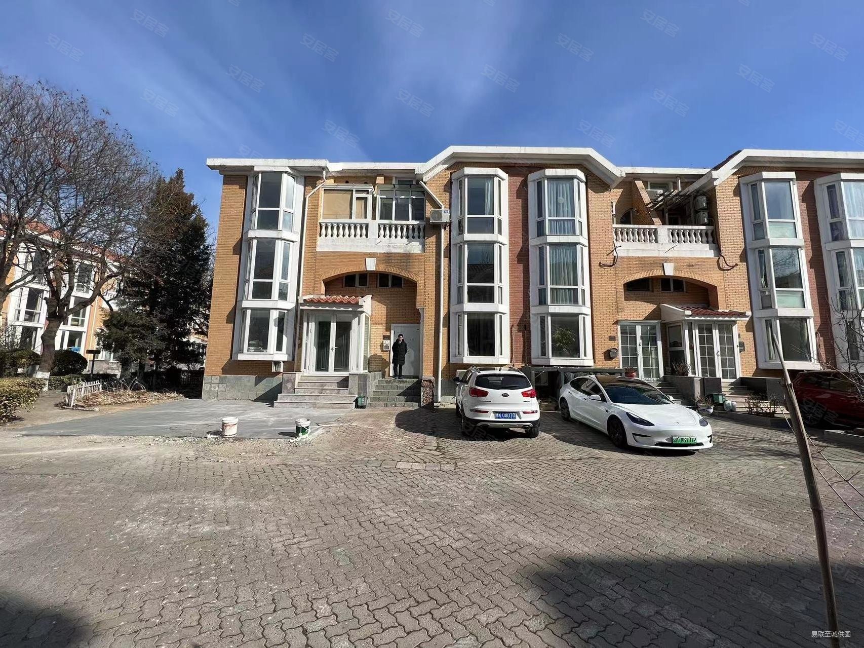 名都园新出精装联排别墅5室3厅全屋地暖