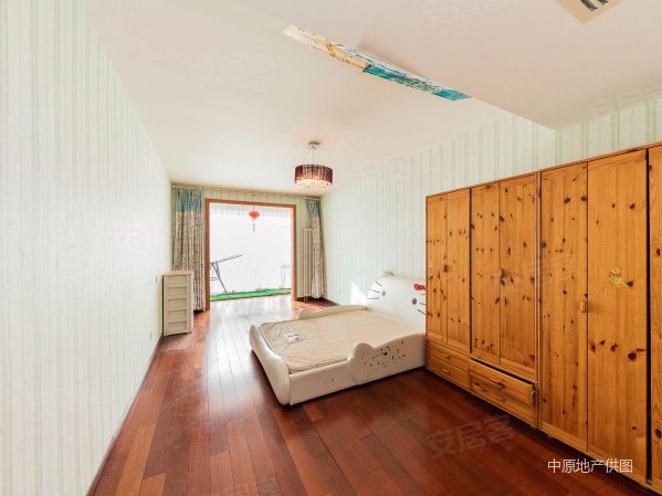 鲁艺上河村三区必看好房!大落地窗 面宽21米 明卫五居带车位