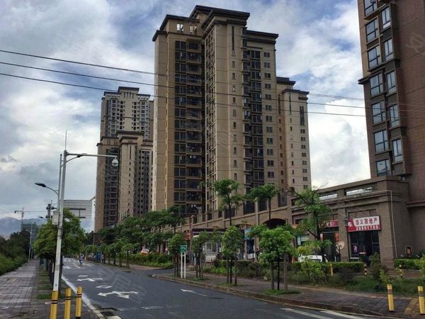 深圳坪山坑梓深业东城御园亚迪三村旁 拒绝虚假房源 深业御园精装三房