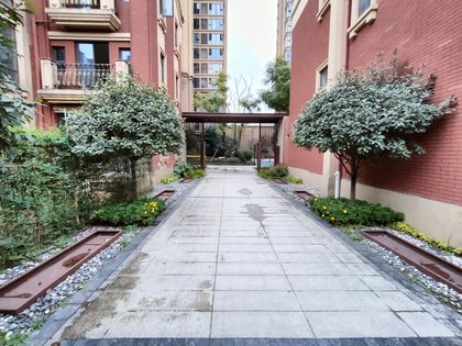 不足,蓝花楹(别墅)怎么样,蓝花楹(别墅)周边房产中介经纪人评价-成都